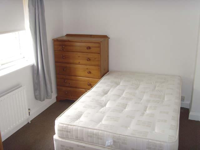 bedroom at 100 Huntington Road