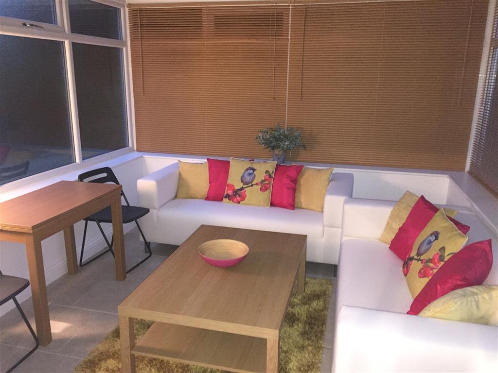 bedroom at 100 Huntington Road