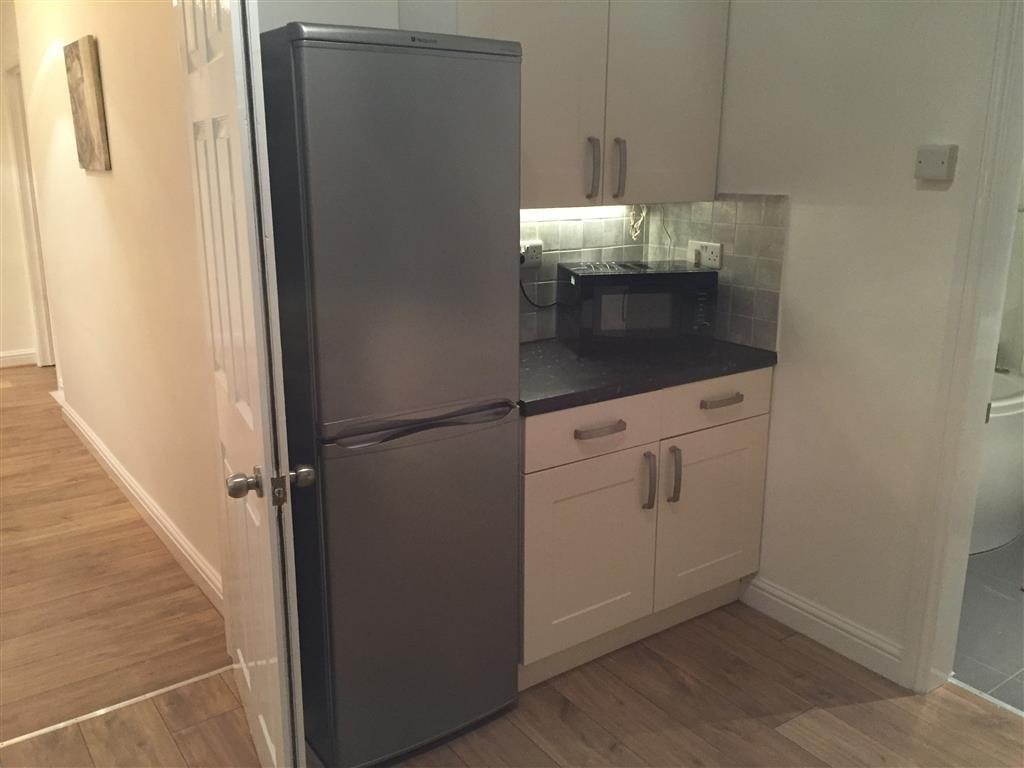 bedroom at 100 Huntington Road